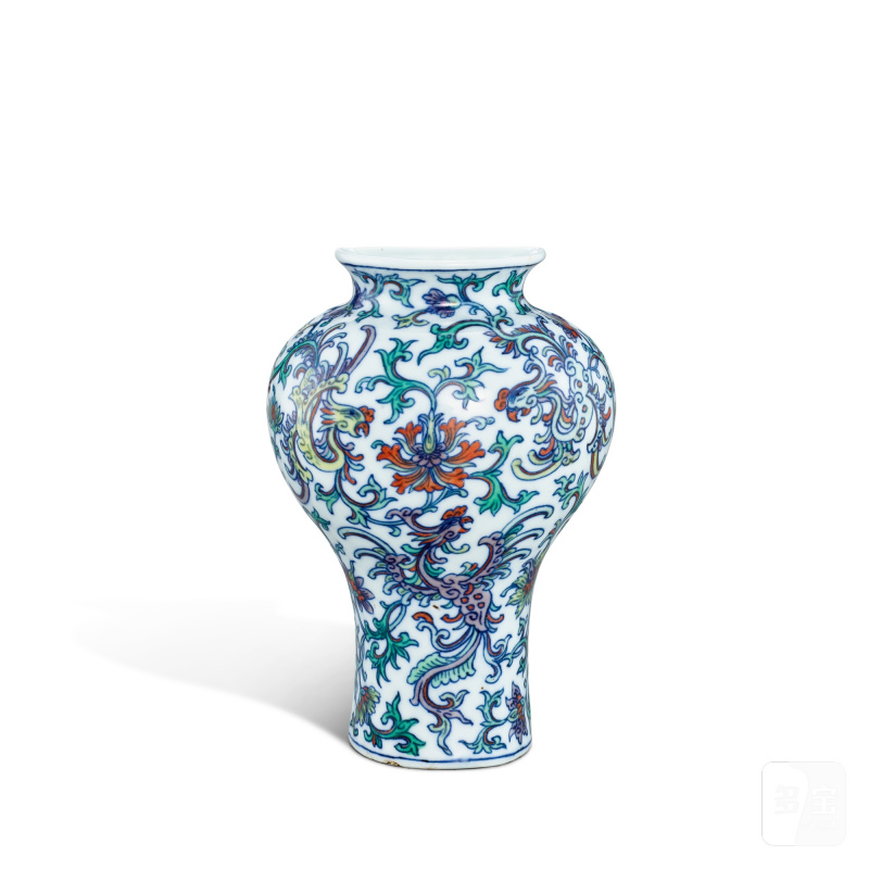 A famille-verte 'phoenix' wall vase, Qing dynasty, 18th - 19th century | 清十八至十九世紀 五彩穿花鳳紋壁瓶
